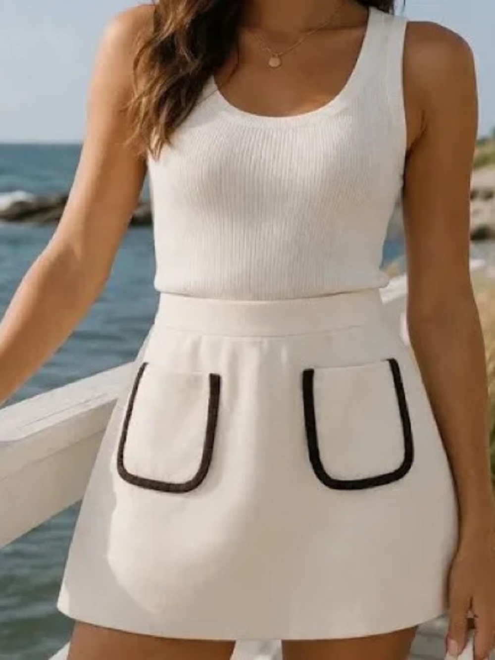 Zara White Mini‎ Skirt with Black Trim Pockets